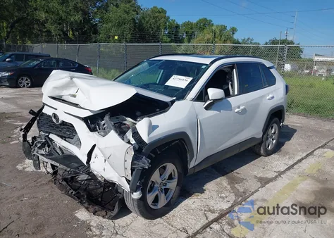 2019 Toyota Rav4 Xle z USA, uszkodzony, nr VIN 2T3W1RFV0KW027289